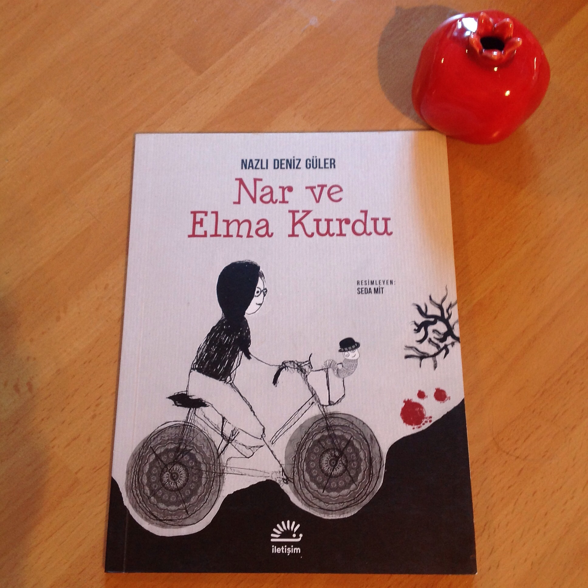 cocuklar-icin-kitap-onerileri-nar-ve-elma-kurdu-by-nazli-deniz-guler-8-yas-ve-uzeri