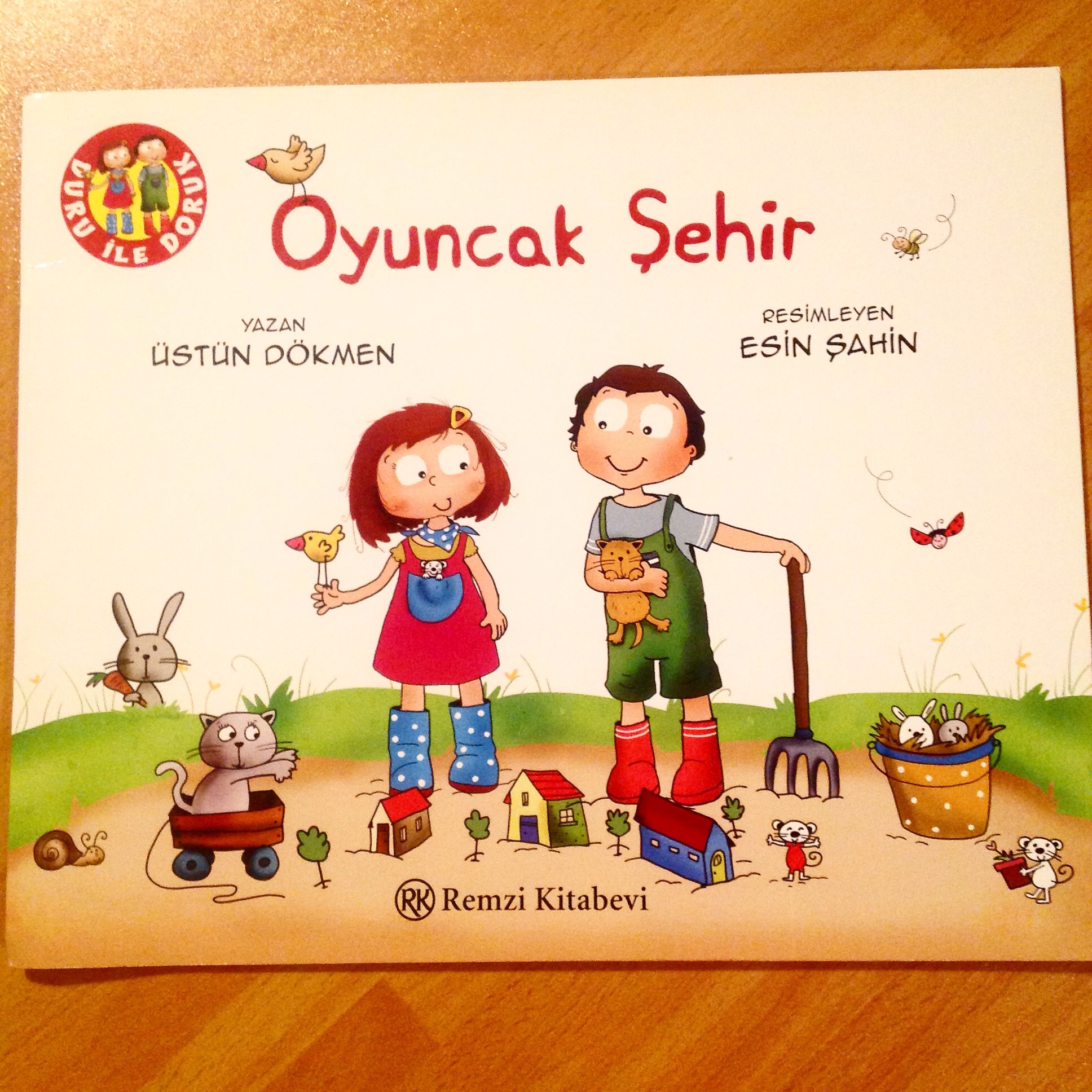 cocuklar-icin-kitap-onerileri-oyuncak-sehir-by-ustun-dokmen-3-yas-ve-uzeri