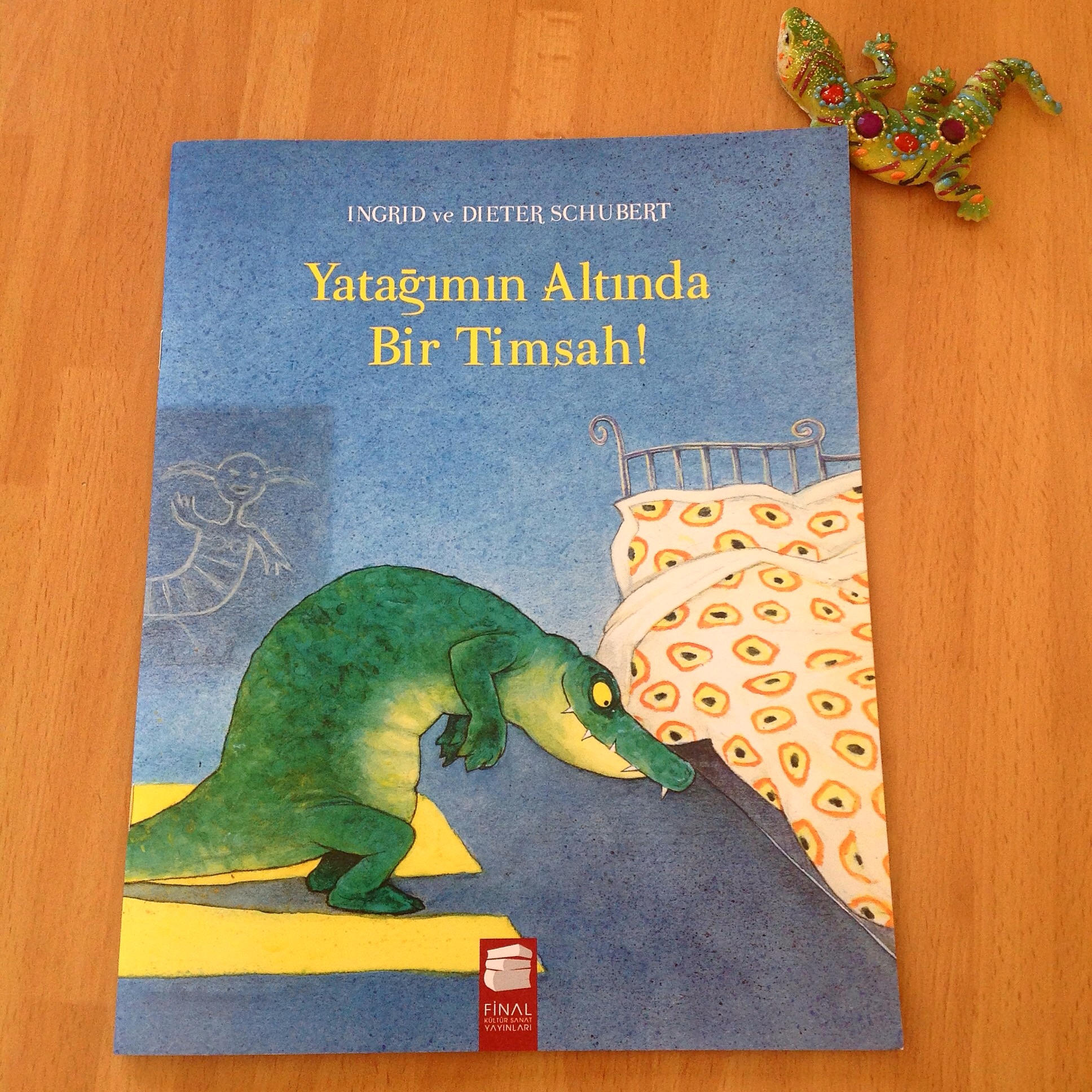 cocuklar-icin-kitap-onerileri-yatagimin-altinda-bir-timsah-by-ingrid-schubert-3-yas-ve-uzeri