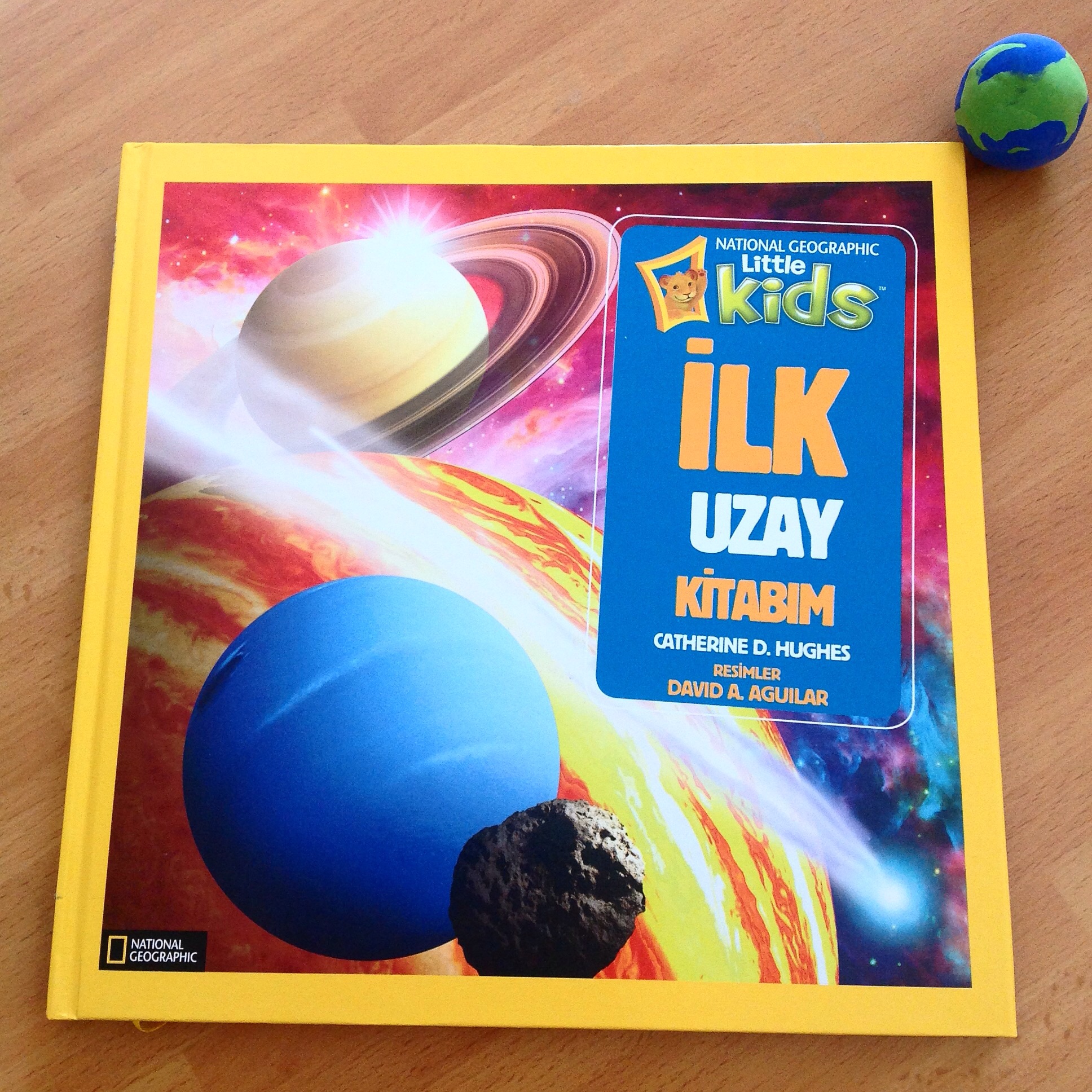 cocuklar-icin-kitap-onerileri-national-geographic-kids-ilk-uzay-kitabim-by-catherine-d-hudges-4-yas-ve-uzeri