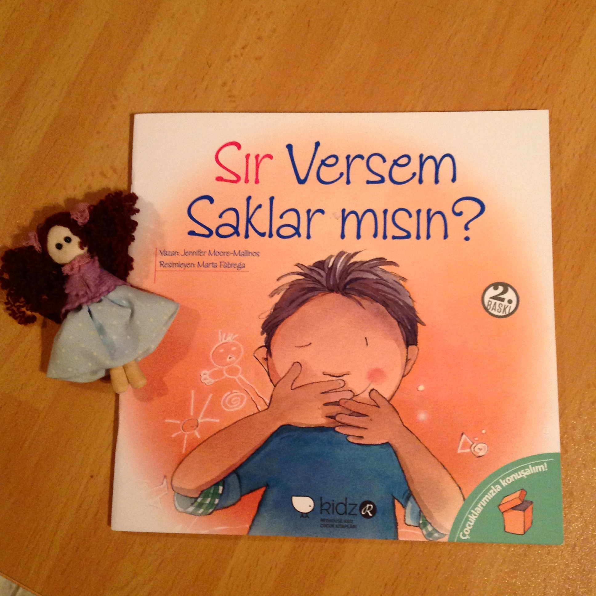 cocuklar-icin-kitap-onerileri-sir-versem-saklar-misin-by-jennifer-moore-mallinos-5-yas-ve-uzeri